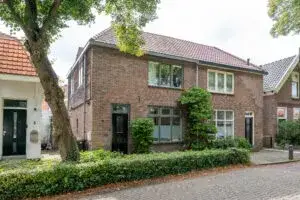Tussenwoning te koop: Van der Veldenstraat 4, Tuindorp Heiloo
