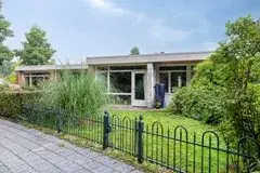 Tussenwoning te koop: Van Der Waalspad 19, De Lariks Oost Assen