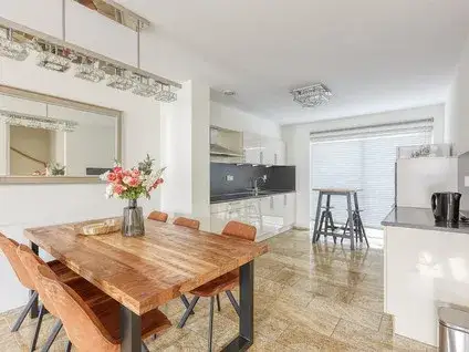 Terraced house for rent: Van der Woudendijk 35, Waterbuurt 'S-Gravenhage