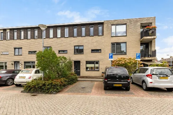 Tussenwoning te koop: Van der Zaaghof 1, Nautena-zuid/Schulpkamp Nijkerk