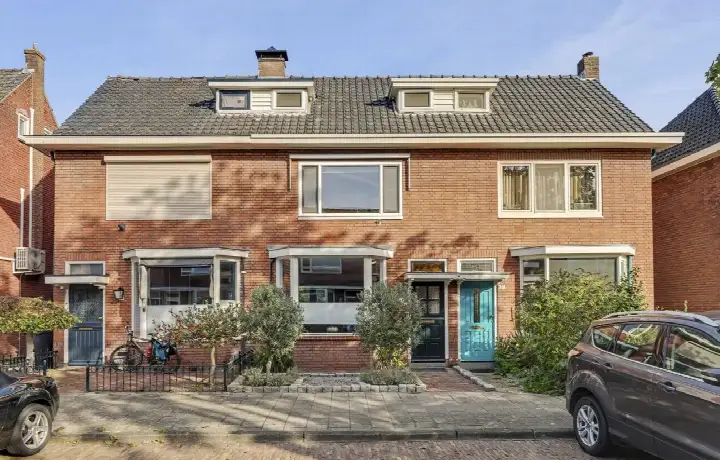Tussenwoning te koop: Van Diemenstraat 135, Hogeland-Zuid Enschede