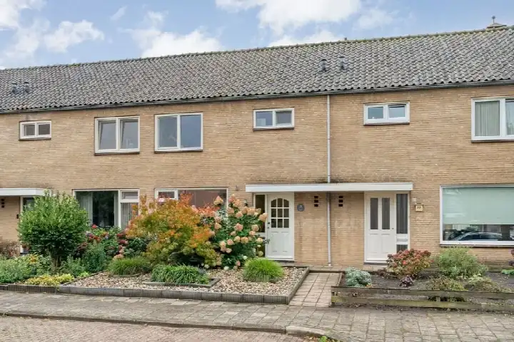 Tussenwoning te koop: van Dieststraat 24, Tubbergen oost Tubbergen