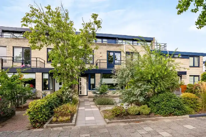 Terraced house for sale: Van Doornicksingel 38, Vliettuinen Wateringen
