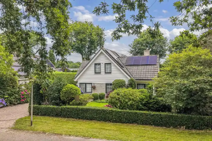 Detached house for sale: Van Driellaan 11, Zuidereng Huizen
