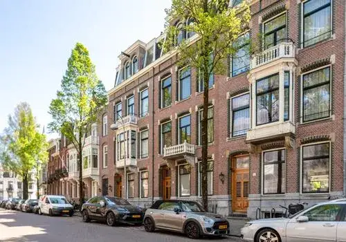 Terraced house for sale: Van Eeghenstraat 79, Cornelis Schuytbuurt Amsterdam