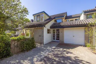 Twee-onder-één-kap te koop: Van Eijsingapark 8, Vogelwijk Leiden