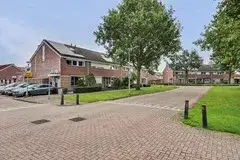 Corner house for sale: Van Esscheplantsoen 1, Strijen Woonkern Strijen
