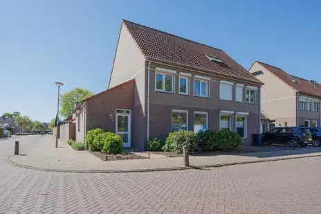 Hoekwoning te koop: Van Frezinstraat 1, De Risselt Horst