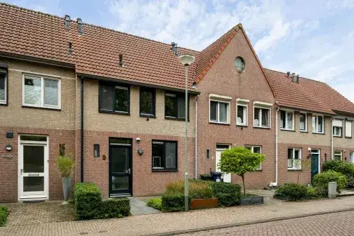 Terraced house for sale: Van Frezinstraat 9, De Risselt Horst