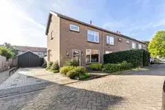 Corner house for sale: van Gaesbeekstraat 9, Westmaas Woonkern Westmaas