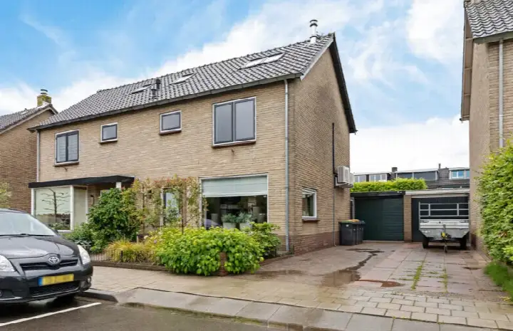 Semi-detached for sale: Van galenlaan 13, De Grift Woudenberg