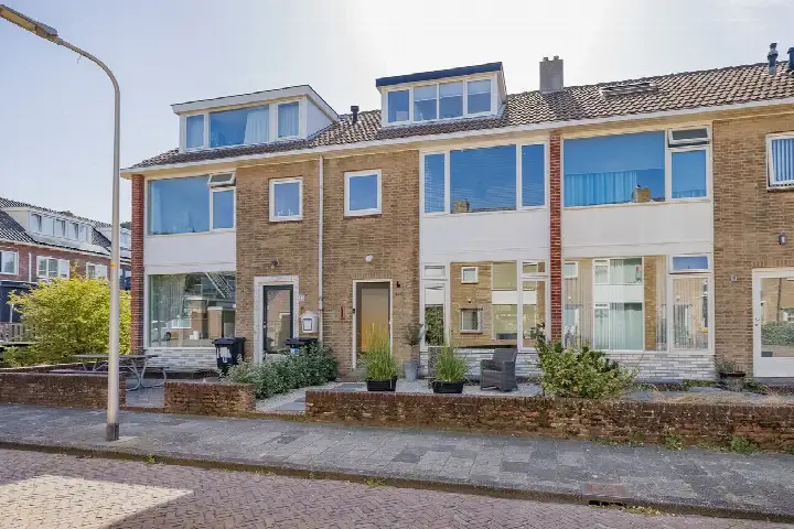 Tussenwoning te koop: van Galenstraat 21, Zeeheldenbuurt Noordwijk (Zh)