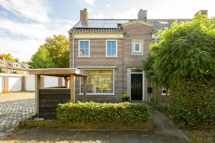 Corner house for sale: Van Galenweg 13, Boeimeer Breda