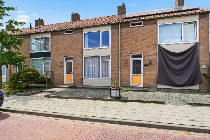 Tussenwoning te koop: Van Ginkelstraat 41, Molenweg e.o. Oost-Souburg