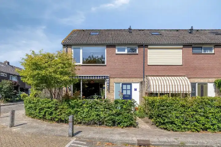 Corner house for sale: van Goghlaan 1, Scherpenzeel Scherpenzeel (Ge)