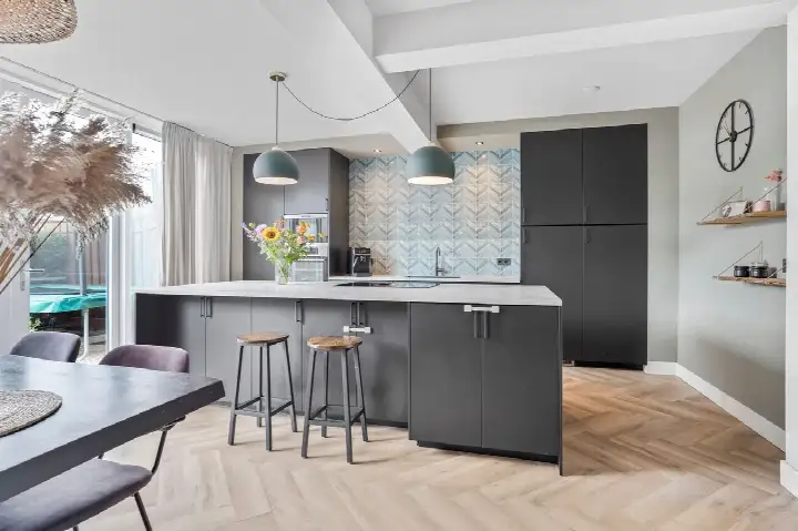 Tussenwoning te koop: Van Goghlaan 20, Laanzicht Woudenberg