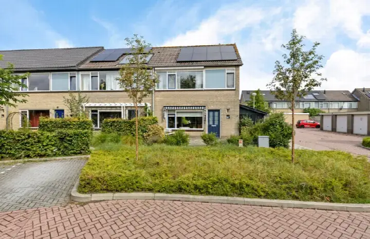 Hoekwoning te koop: Van goghlaan 31, Laanzicht Woudenberg