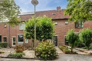 Tussenwoning te koop: Van Goghlaan 62, Strijland-oost Nijkerk