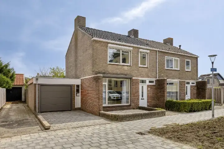 Semi-detached for sale: van Goghstraat 111, Goes-Zuid Goes