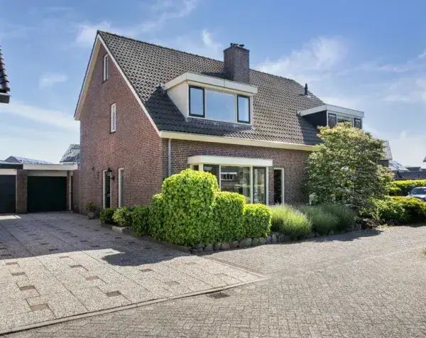Twee-onder-één-kap te koop: van Groningenstraat 11, Cothen Cothen