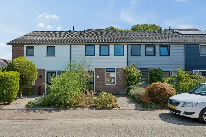 Tussenwoning te koop: Van Haersoltelaan 20, De Vaarst Barneveld