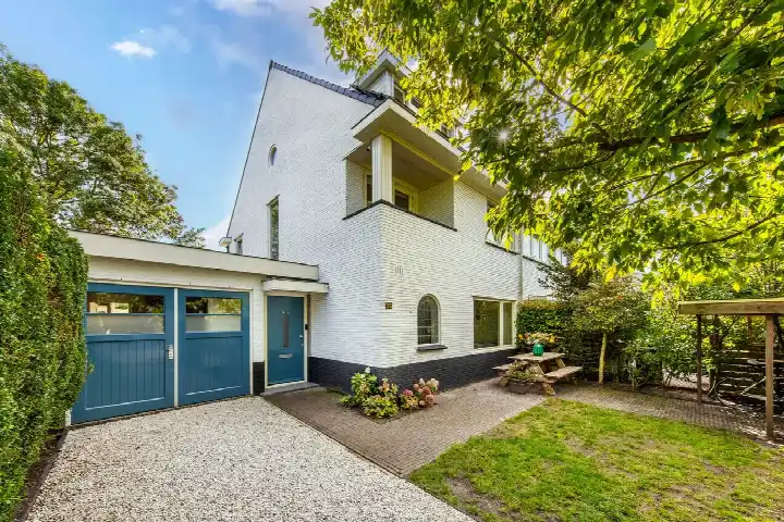 Hoekwoning te koop: van Hall-laan 33, Ministerpark Naarden