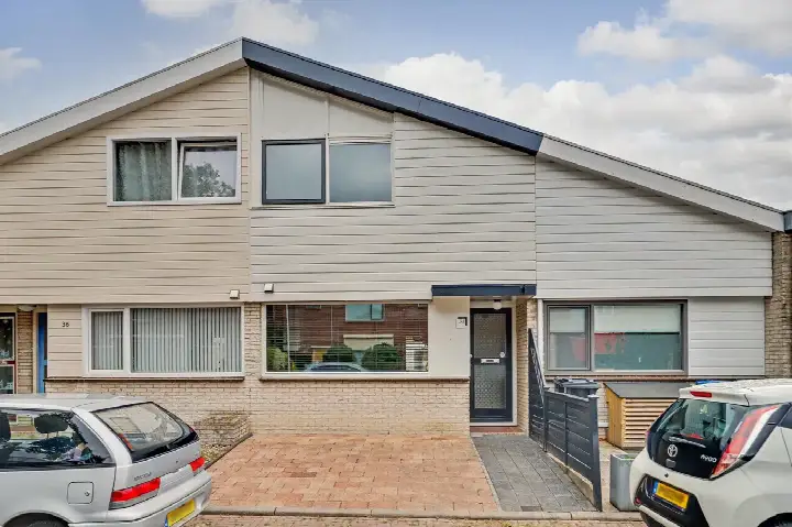 Terraced house for sale: Van Hallstraat 38, Goes-Noordwest Goes