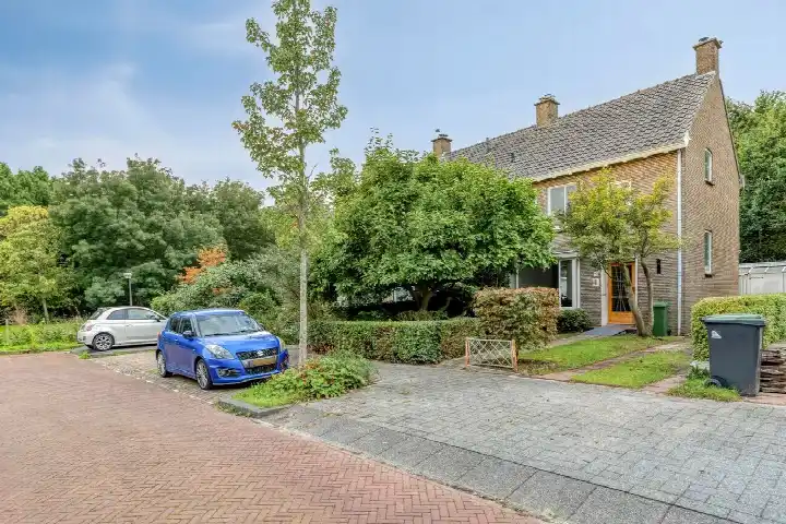 Hoekwoning te koop: van Hardenbroeklaan 48, Pasgeld Rijswijk (Zh)