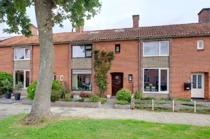 Terraced house for sale: Van Heemskerckstraat 12, Noorderpark Hoogezand
