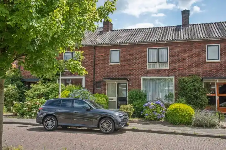 Terraced house for sale: Van Hogendorpstraat 3, Walhof-Roessingh Enschede