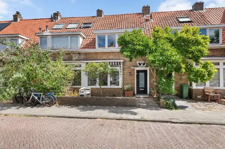 Tussenwoning te huur: Van Kinsbergenstraat 48, Zeeheldenbuurt Haarlem