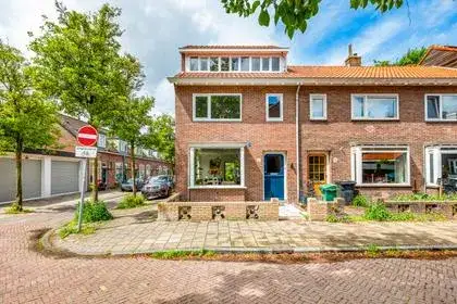 Hoekwoning te koop: Van Koetsveldstraat 18, Van Zeggelenbuurt Haarlem