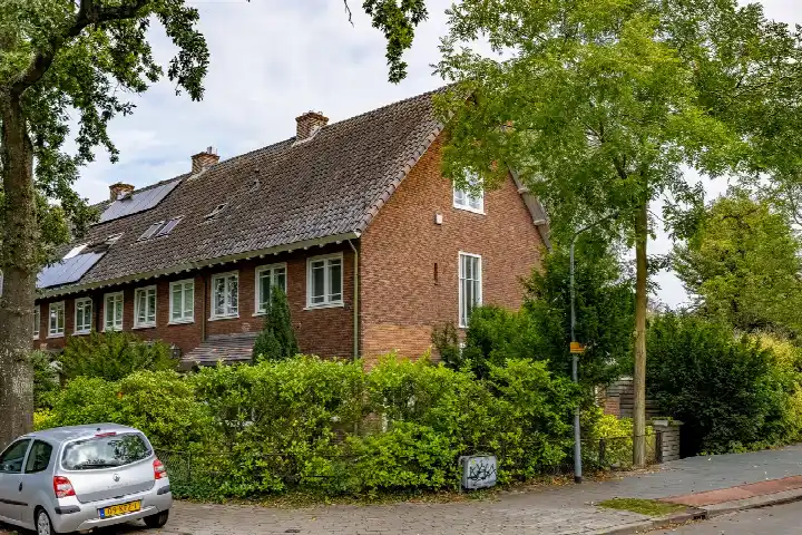 Corner house for sale: Van Kretschmar van Veenlaan 100, Noord Hilversum