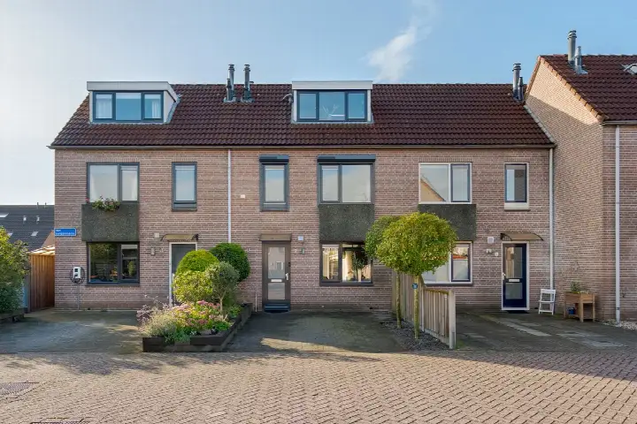 Terraced house for sale: Van Langelomarke 3, Oldenelerlanden-Oost Zwolle