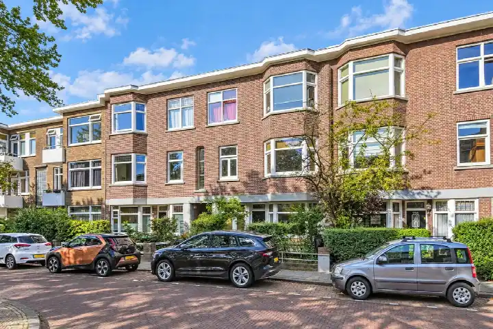 Apartment for sale: Van Lansbergestraat 216, Bezuidenhout-Oost 'S-Gravenhage