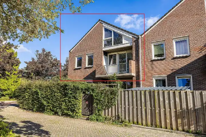 Apartment for sale: Van Limburg Stirumlaan 22, Staatsliedenbuurt Hillegom