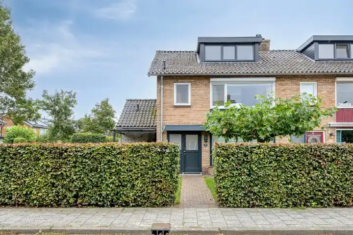 Twee-onder-één-kap te koop: van Lyndenlaan 29, Hoevelaken-Overhorst Hoevelaken