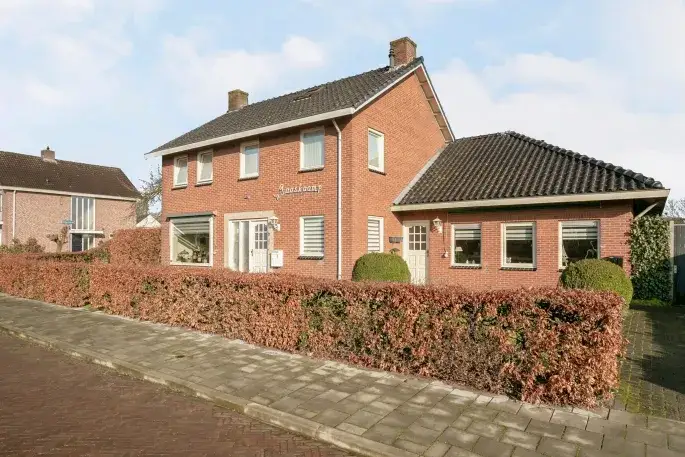 Twee-onder-één-kap te koop: van Maasstraat 6, Tubbergen west Tubbergen