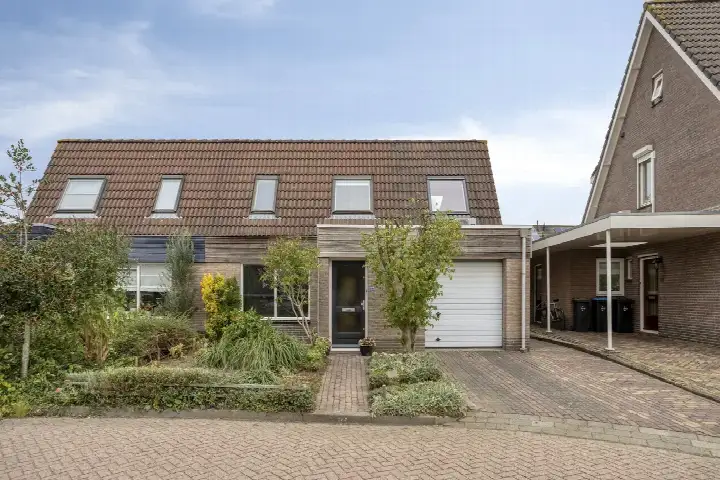 Twee-onder-één-kap te koop: Van Malsenstraat 22, Well Well