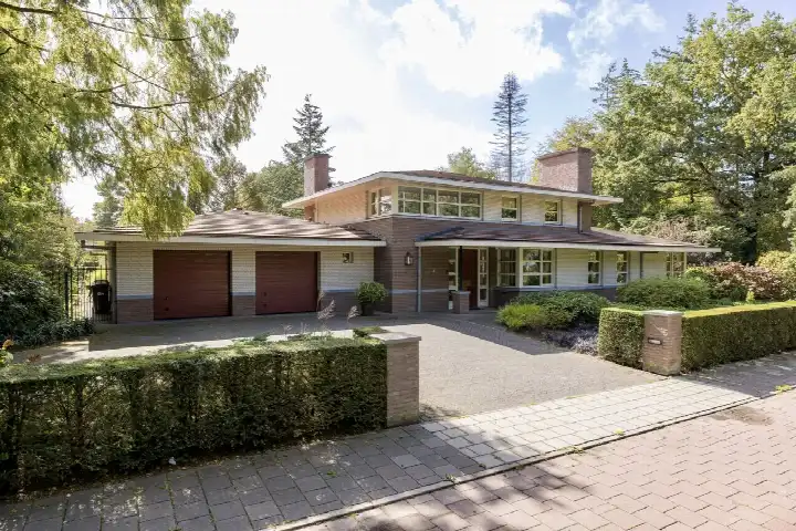 Detached house for sale: Van Oldenbarneveltlaan 4, Karpen Eindhoven