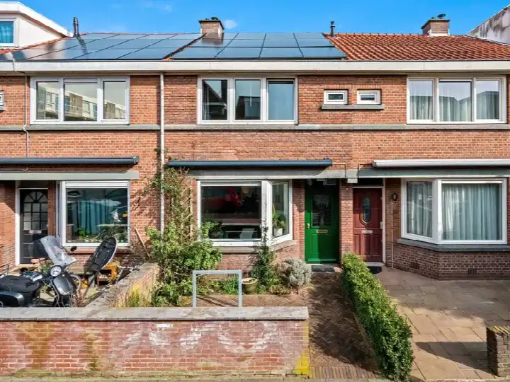 Tussenwoning te koop: Van Oosterwijk Bruynstraat 14, Laakkwartier-West 'S-Gravenhage