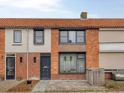 Tussenwoning te koop: Van Ostadestraat 10, Oostburg Oostburg