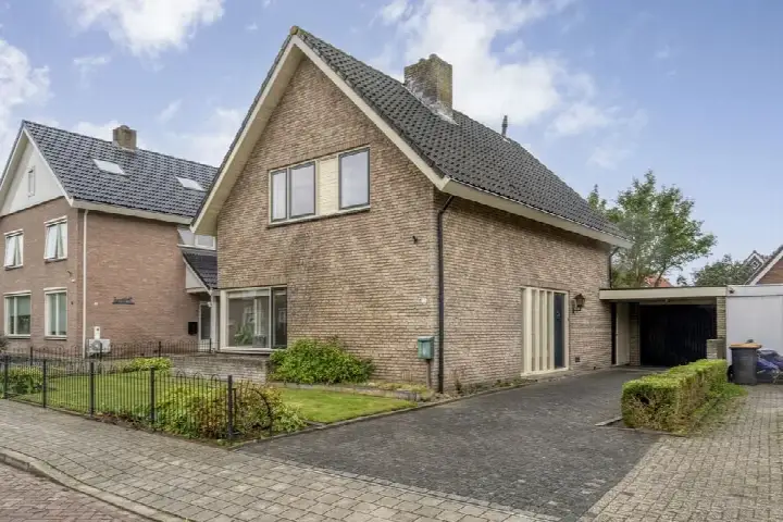 Detached house for sale: van Reedestraat 13, Saasveld kern Saasveld