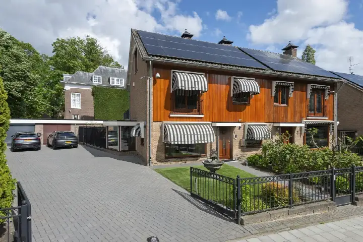Twee-onder-één-kap te koop: Van Remagenlaan 1, Paasberg Arnhem