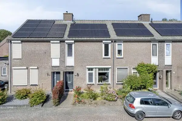 Tussenwoning te koop: Van Renessestraat 21, Sevenum Sevenum
