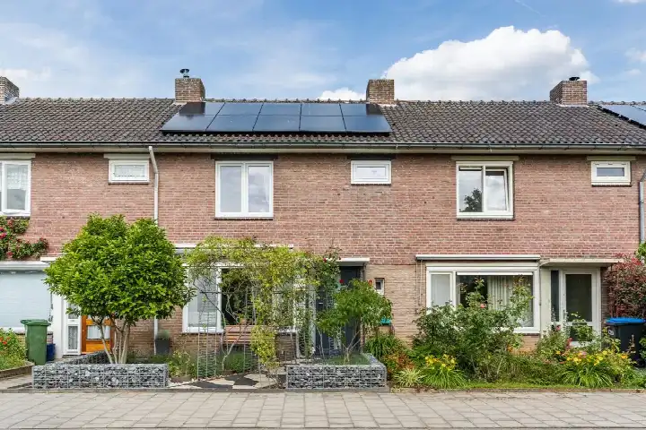 Tussenwoning te koop: van Renesseweg 90, Burghplan Eindhoven