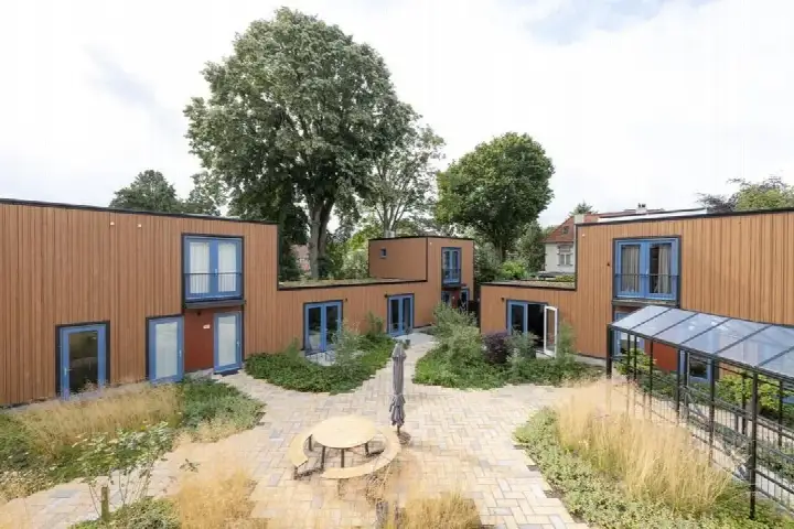 Tussenwoning te koop: Van Riebeeckweg 40, Arenaparkkwartier Hilversum