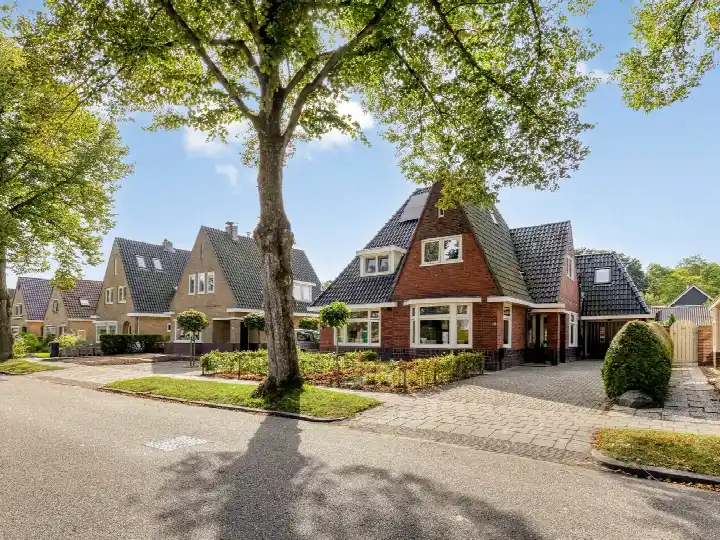 Twee-onder-één-kap te koop: Van Scheltingalaan 10, Kollum Kollum