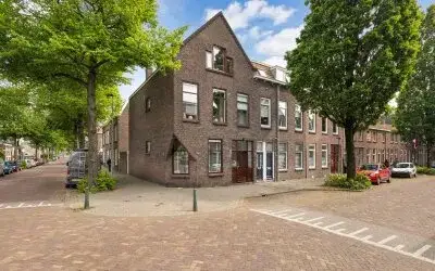 Corner house for sale: van Schravendijkplein 104, Centrum Vlaardingen