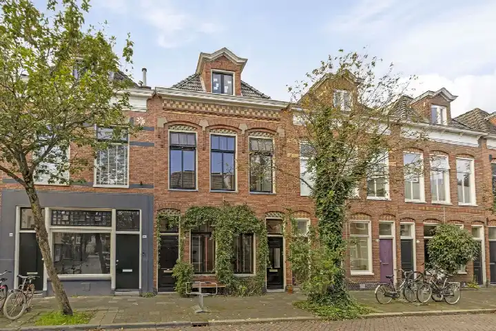 Tussenwoning te koop: Van Sijsenstraat 27, Oosterpoort Groningen